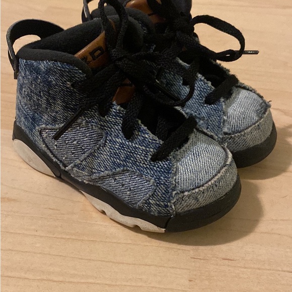 A bundle of toddler NIKES, Jordans, and New balance - Picture 7 of 16